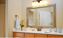 กรอบกระจกเงาห้องน้ำ