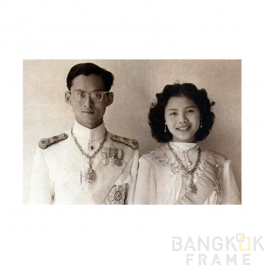 ในหลวงรัชกาลที่9-พระราชินีสิริกิติ์-ภาพคู่