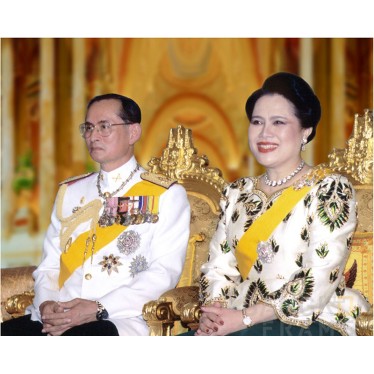 ในหลวง ราชินี