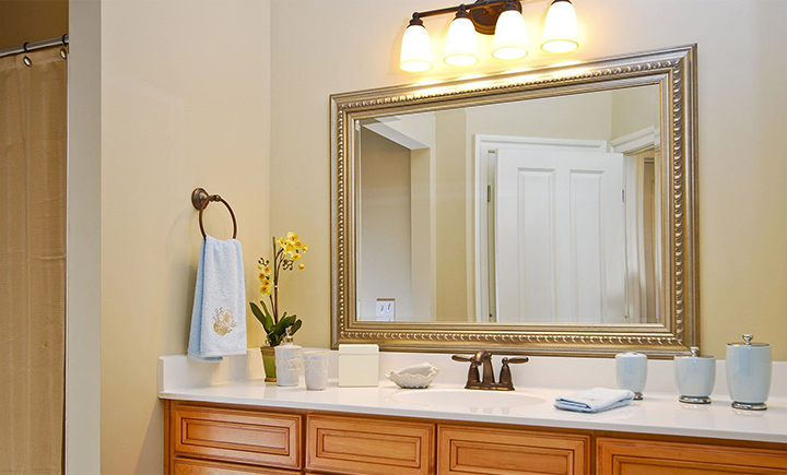 กรอบกระจกเงาห้องน้ำ